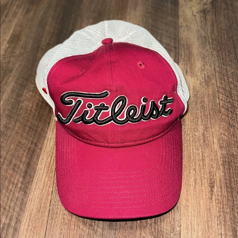 Titleist Indiana Hoosiers Hat Cap Strap Back Adjustable White‎ Crimson